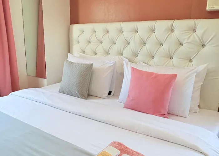 Deluxe Soft Super King Bed With Sofa Bed Sunvida Tower Across Sm Hotel apartamentowy Cebu
